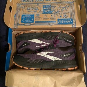 Women’s Brooks Divide 4 Gortex Trail Running Shoes